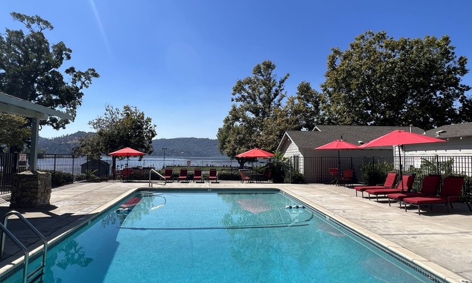 Clearlake Park Apartment | Clear Lake Cottages & Marina