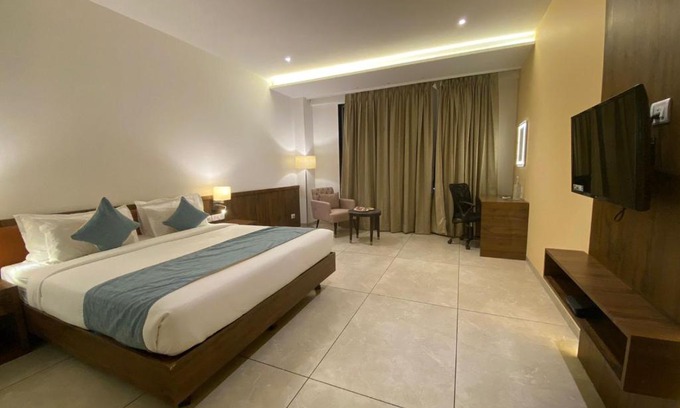 Dhuva Hotel | Click Hotel LH Seven, Morbi