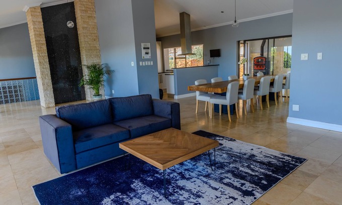 Northcliff House | @Cliff House -The Upper Room in a quiet; secure; northern suburb in Johannesburg