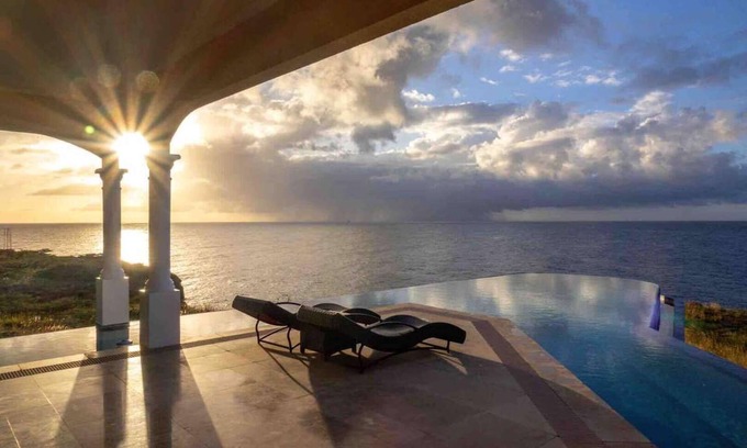 Sabana Westpunt Villa | Cliff Villa Luxury villa