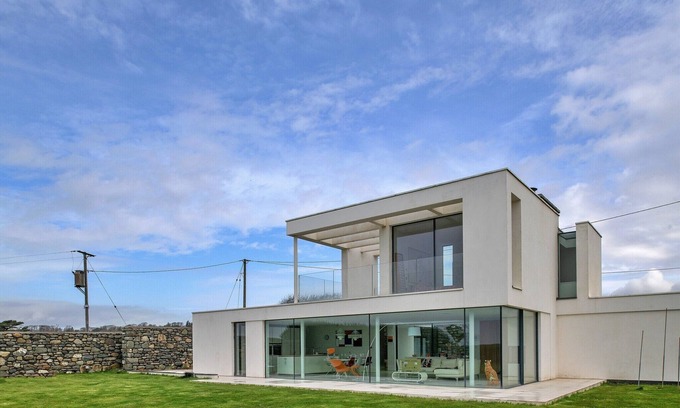 Criccieth House | Clifftop Retreat in Criccieth with Stunning Views