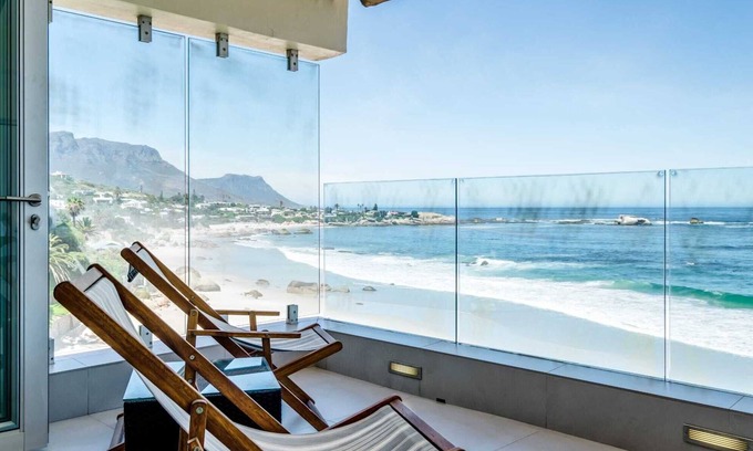 Clifton Apartment | Clifton Apartment on the Waters Edge (Ocean Breeze)