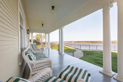 Natchez House | Clifton House - King Suite in Historic Home, Mississippi River Views
