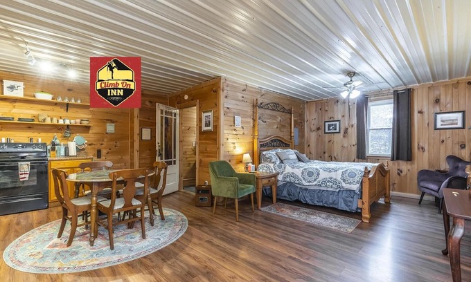 Pine Ridge Apartment | Climb On Inn~ Studio~ Naturally Gorgeous~Rock Climbing -Red River Gorge~Cozy