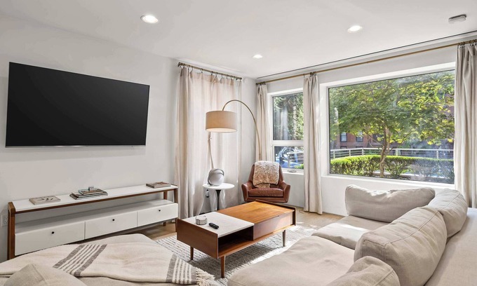 Clinton Hill Apartment | Clinton Grove by Rove Travel | 2BR Modern Apt