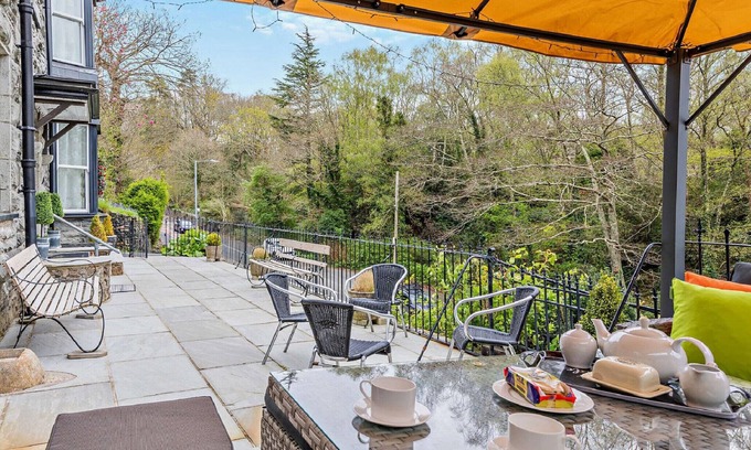 Bontddu House | Clogau Retreat - Five Bedroom House, Sleeps 10