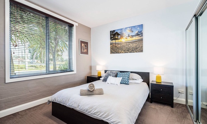 Port Sorell Villa | Close to beaches, vineyards, mountain bike trails and food harvest.