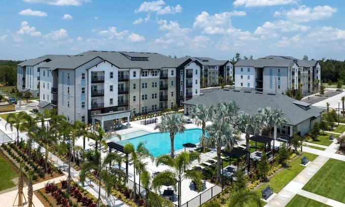 Bay Lake Apartment | Close to Disney Resort Amenities & King Bed PetsOK