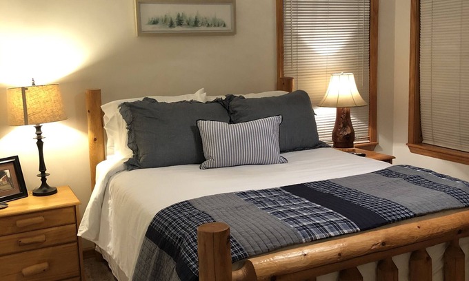 Calico Rock House | Close to everything!