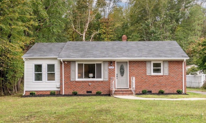 Petersburg House | Close to Fort Gregg-Adams, VSU & Southside Medical – Comfort & Convenience