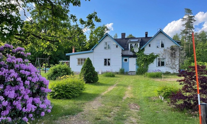 Ryd House | Close to lake Småland: House for up to 8 adults (+2K), sauna, nature & family fun