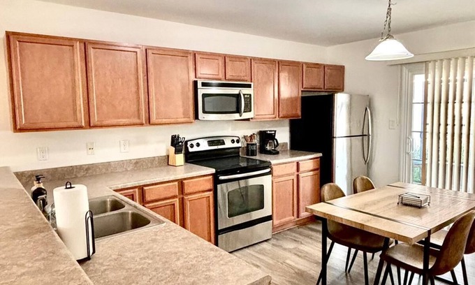 Westgate House | Close to Lejuene/25m from beach