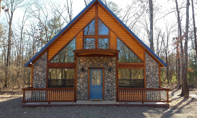 Hochatown Cabin | Close to restaurants, lake, state park & Safari.