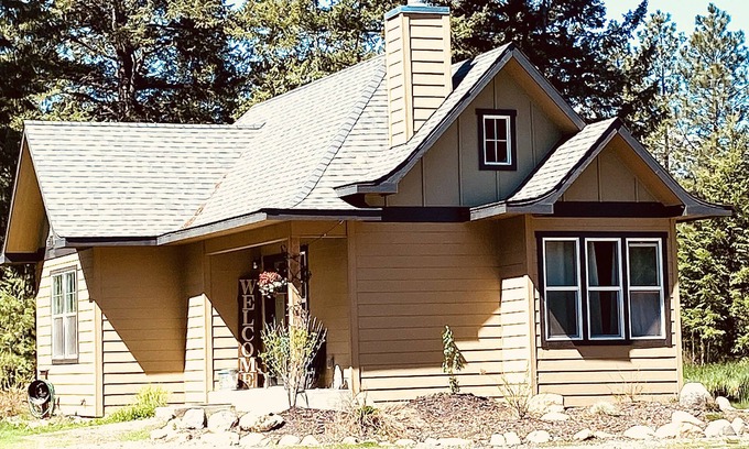 Athol Cottage | Close to Silverwood, Cozy Cottage Farm in the woods, RV parking, with open space