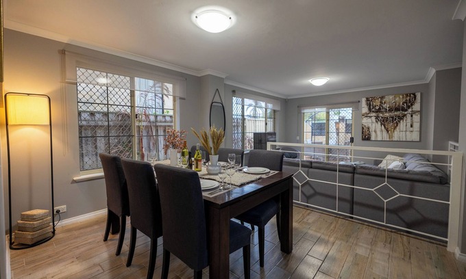 South Perth House | Close to South Perth Foreshore, Casino & Optus Stadium - Perfect Perth Getaway!