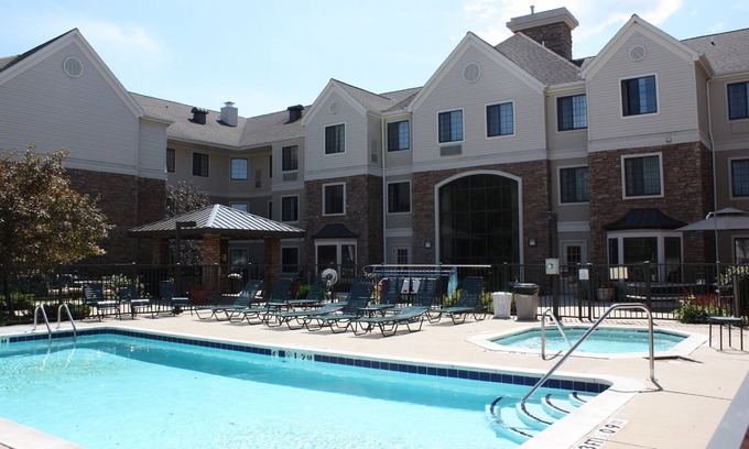 East Paris Condo | Close to the Airport! | Free Breakfast + Seasonal Outdoor Pool + Hot Tub