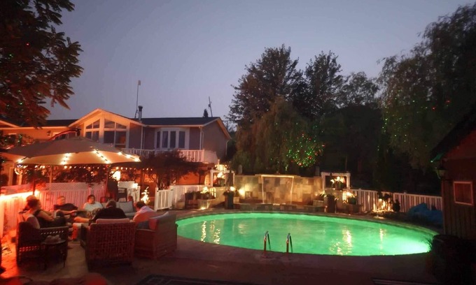 Campbellford House | Clothing Optional Casa DeNaka Adults Only 35+