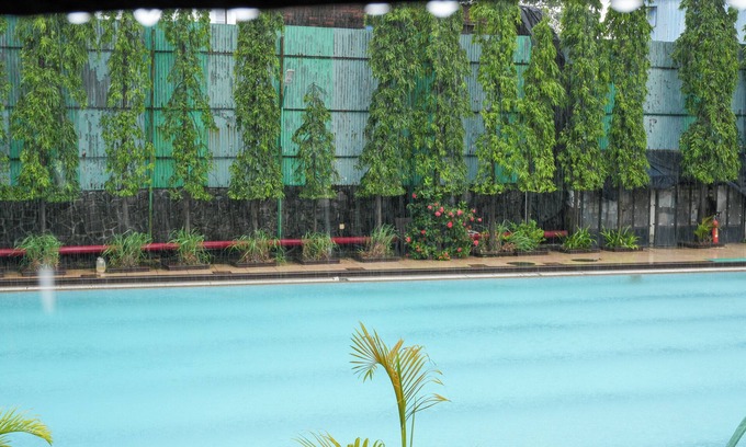 Chembur East Hotel | Club Emerald