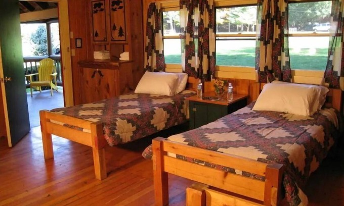 South Kent House | Club Getaway Pine Grove 3