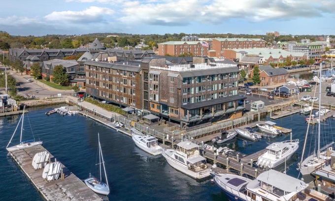 The Point Resort | Club Wyndham Inn on Long Wharf