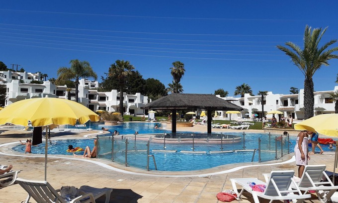 Alpouvar Apartment | Clube Albufeira 2 bedroom apartment