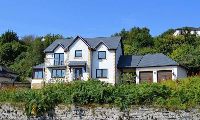 Innellan Villa | Clydeside Villa -A stunning villa in Dunoon overlooking the Firth of Clyde sleeps 10-Pet Friendly