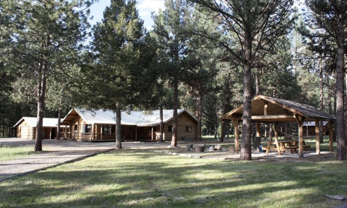 Darby Cabin | Coal Creek Mountain LodgenPREMIER mountain lodge with beautiful scenic views!