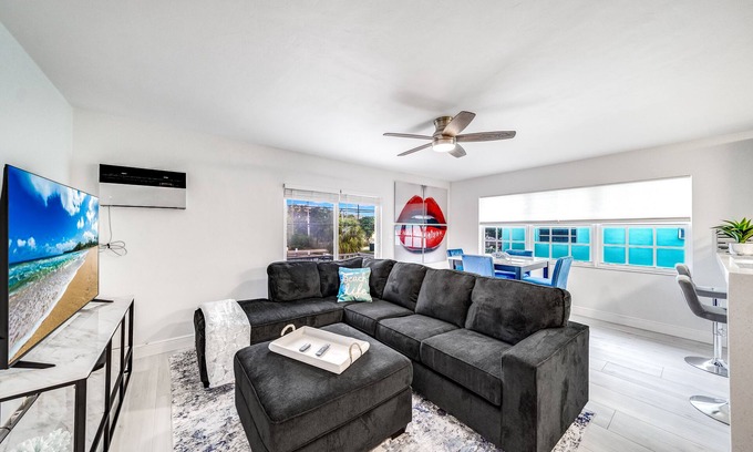 Coral Ridge Apartment | Coastal Beach Unit! Walk To Beach & Shops!