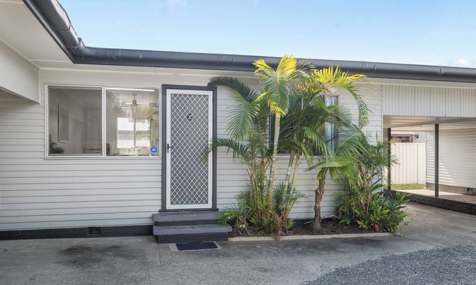 Crescent Head Apartment | Coastal Chic Apartment Only Minutes to the Beach