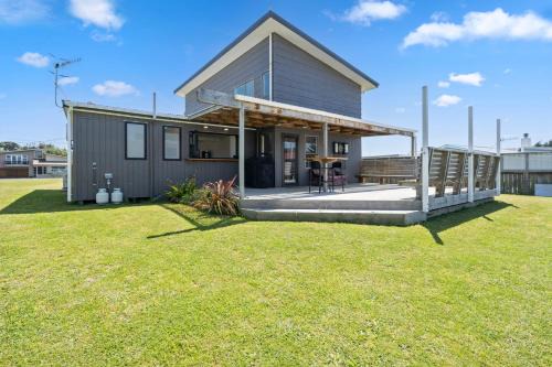 Foxton Beach House | Coastal Comfort - Foxton Beach Holiday Home