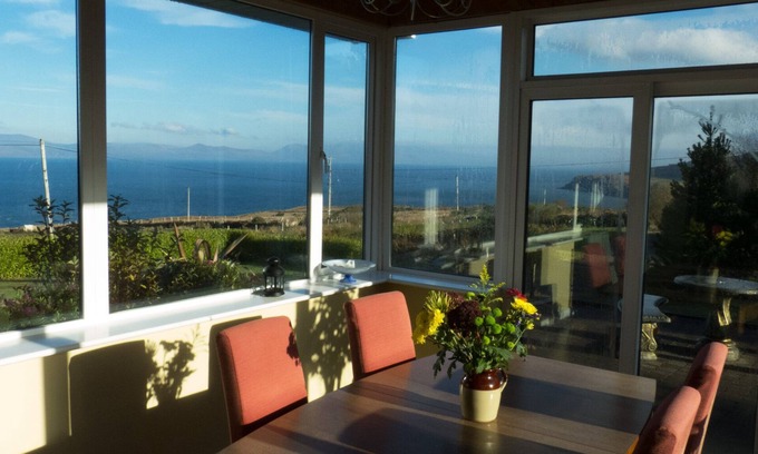 Kells House | Coastal Cottage in Kells near Cahirciveen at the Ring of Kerry, Ireland.
