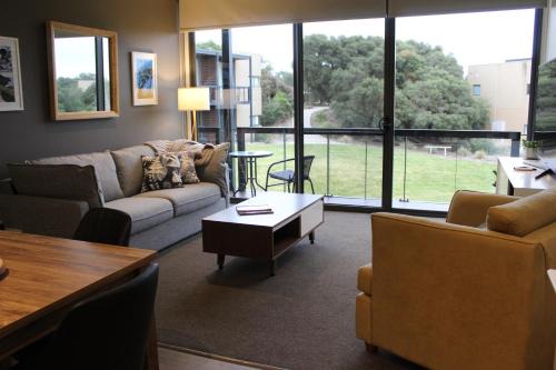 Fingal Apartment | Coastal Cove Retreat - with heated pool near Hot Springs & Golf