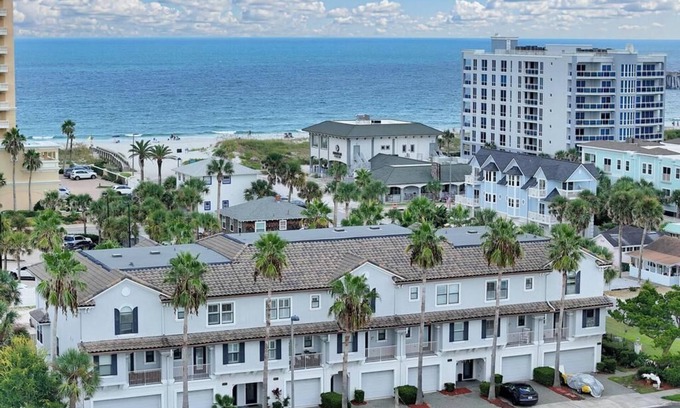 Jacksonville Beach House | Coastal Current - 3BR steps to the beach