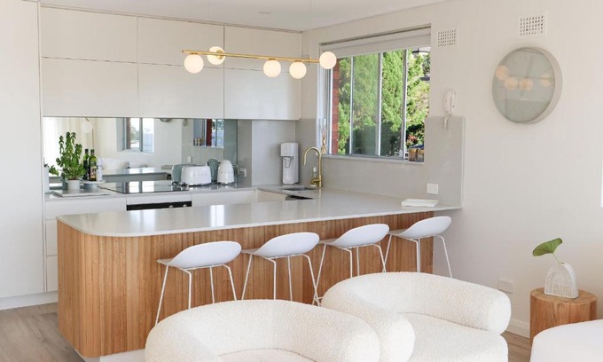 Newport Apartment | Coastal Holiday Apartment