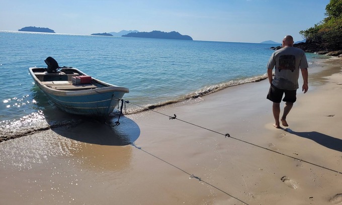 Ko Chang House | Coastal house near the beach, AC, peaceful, great location, outdoor restaurant.