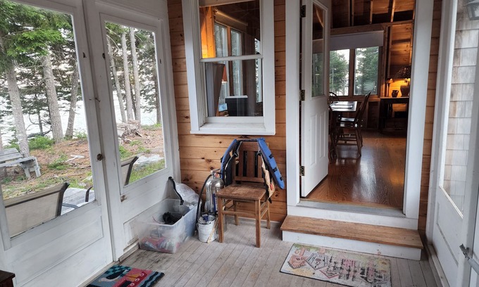 Mac Mahan Cottage | Coastal Island Retreat - Privacy and Convenience. Boat rental available.