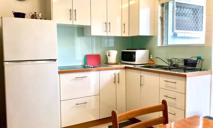 Edge Hill Apartment | Coastal Living near Shops and Botanical Gardens