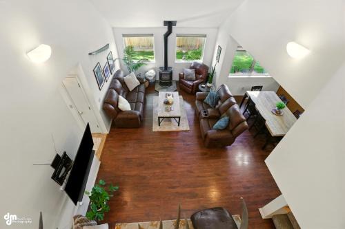 Downtown Anchorage House | Coastal Place - BEST location in Downtown!