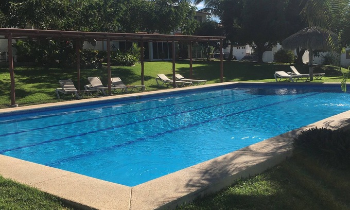 La Puntilla Villa | Coastal retreat on one level -2 minute walk to ocean