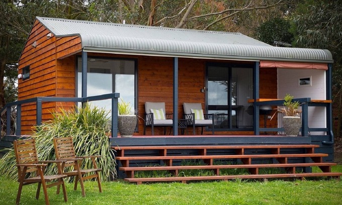 Yanakie Cabin | Coastal View Cabins Deluxe Spa Cabins, Wilsons Promontory