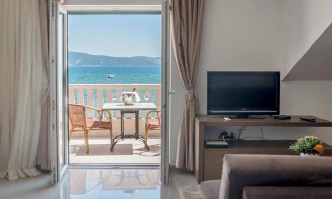 Igalo Apartment | Coastline Apartment with the own Beach