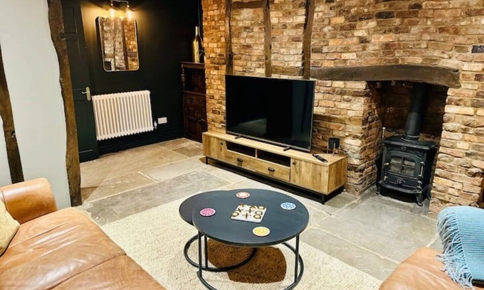 Brigg Cottage | Cobblers Cottage, Bridge Street, Brigg : Luxury renovation 2024 : Town Centre