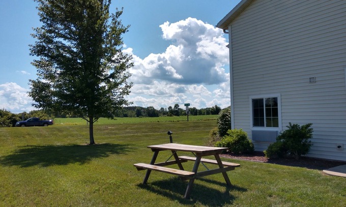 Clintonville Hotel | Cobblestone Inn & Suites - Clintonville
