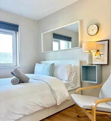 Cobh Apartment | Cobh Comfort by the Sea