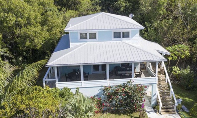 Green Turtle Cay Villa | Coco Hideaway, Coco Bay, Green Turtle Cay,Generator & steps to beach-sleeps 4-6.