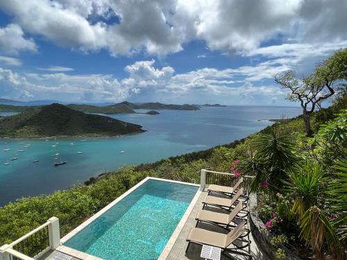 Estate Carolina House | COCONUT BREEZE VILLA: MESMERIZING VIEWS, COOLING TRADEWINDS