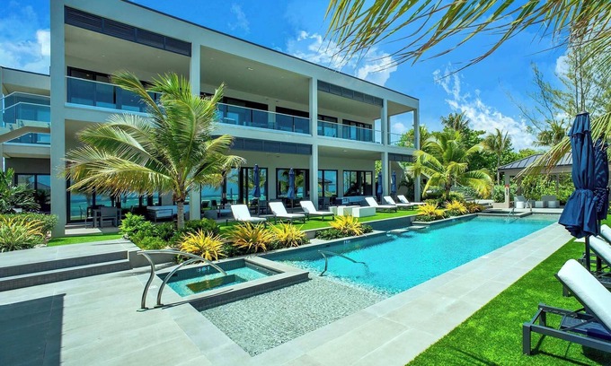 Bodden Town Apartment | Coconut Grove Suite, Bodden Town by Personal Villas - Gentle Caribbean Breeze