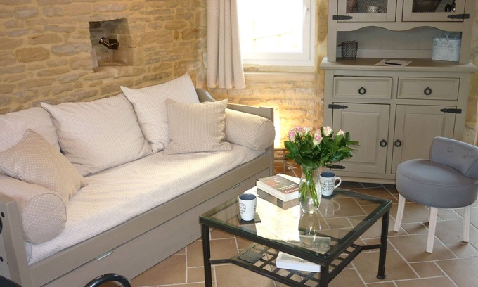 Colombiers-sur-Seulles Cottage | cocooning and historic stay in Normandy