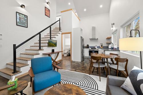Brentwood-Darlington Apartment | Coda Guesthouse -New in 2024