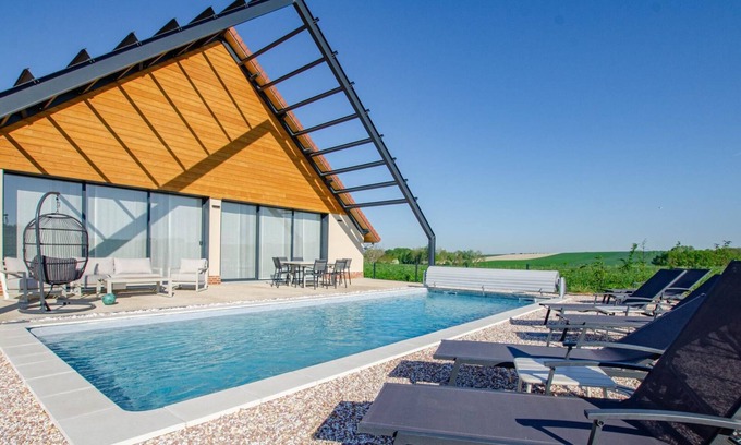 Laubressel House | Coeur au Bois - LAUBRESSEL
